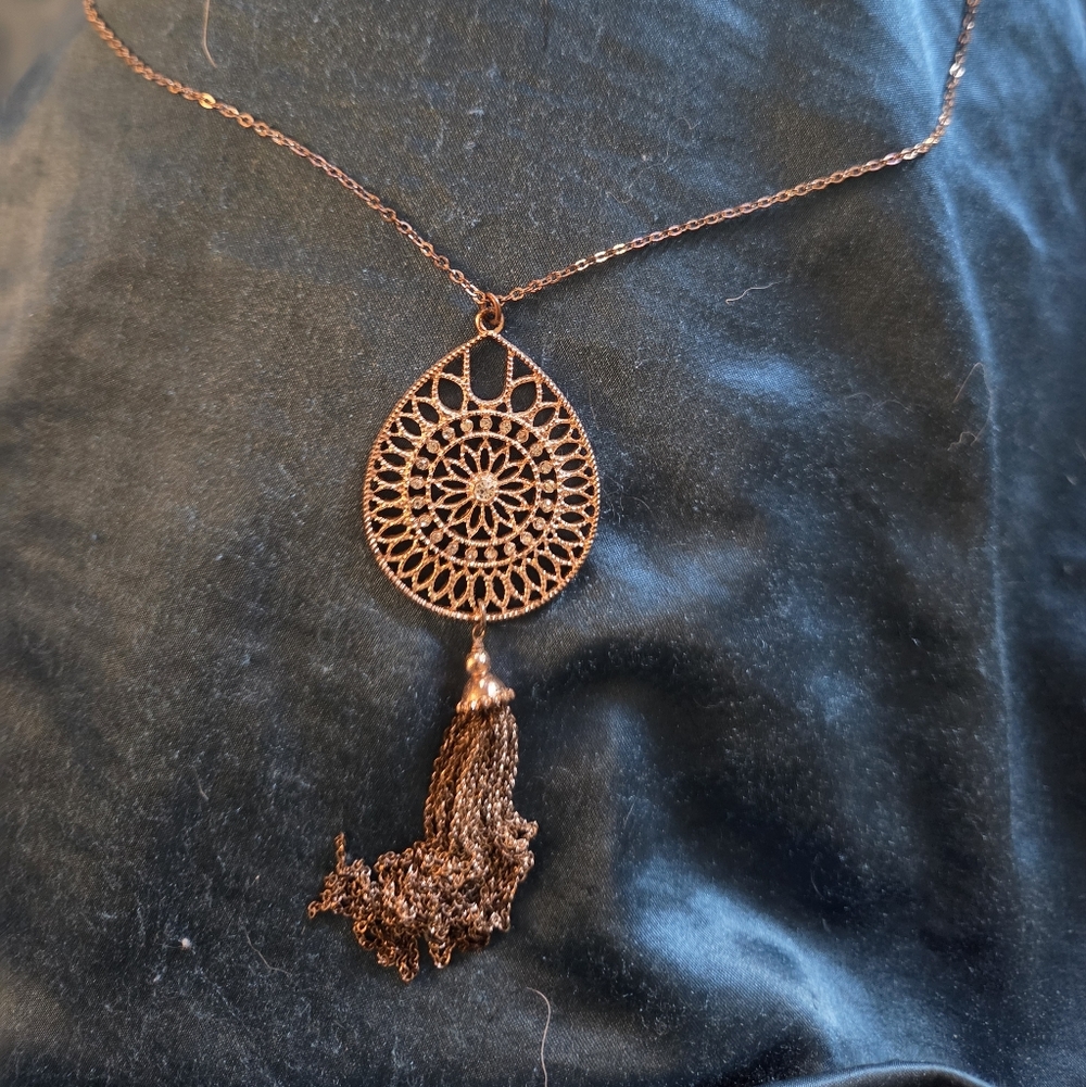 Elegant Gold Filigree Tassel Necklace - Women Jewelry